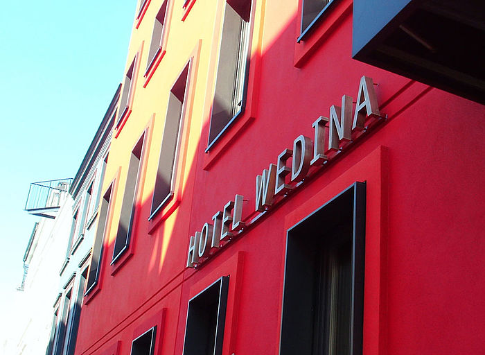 Leuchtbuchstaben Rückleuchter Messing Hotel Wedina Hamburg