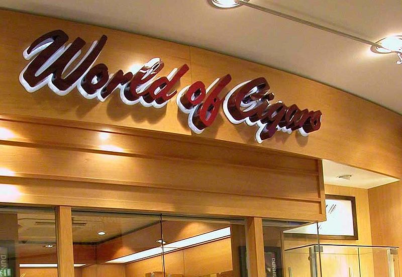 Lichtwerbung in Frankfurt für World of Cigars