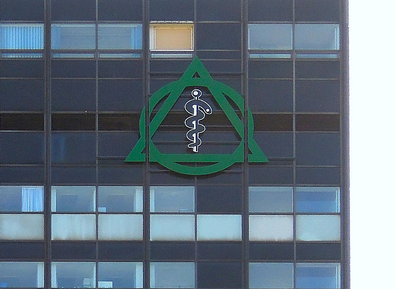 Leuchtbuchstaben Frontleuchter Asklepios Hamburg Altona Montage