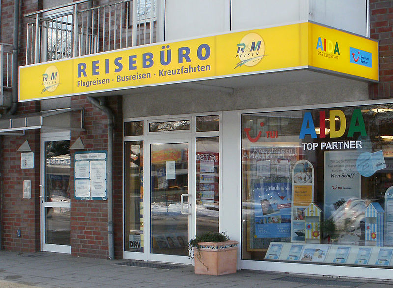 Leuchtkasten vollflächig leuchtend RM Reisebüro Hamburg