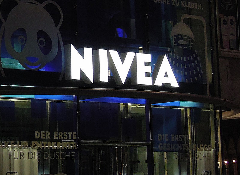 Leuchtbuchstaben Frontleuchter LED-Umrüstung Nivea Haus Hamburg 2
