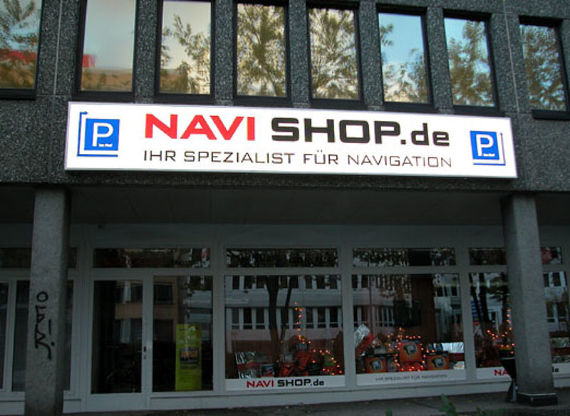 Leuchtkasten vollflächig leuchtend Navishop Hamburg