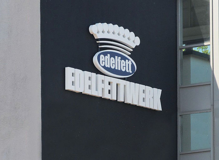 Leuchtbuchstaben Rückleuchter Reliefbuchstaben edelfettwerk Hamburg