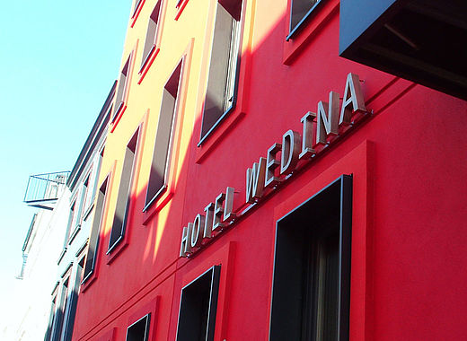 Leuchtbuchstaben Rückleuchter Messing Hotel Wedina Hamburg