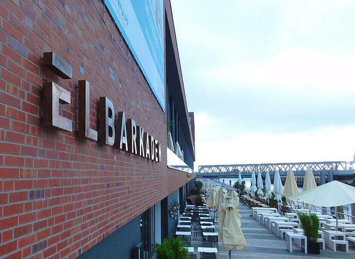 Leuchtbuchstaben Rückleuchter Elbarkaden Hamburg Hafencity