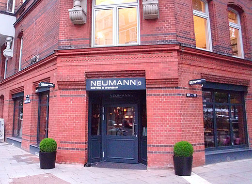 Leuchtkasten und Ausstecker 2D-Text Neumanns Hamburg