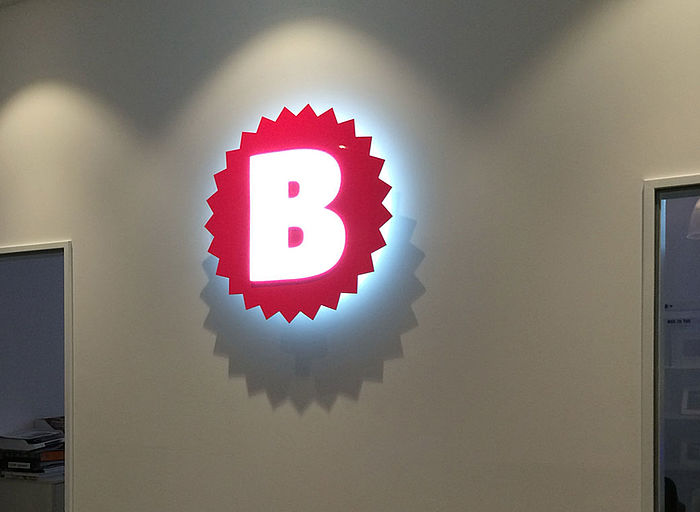 Leuchtbuchstaben 3D-Text Rückleuchter Ballyhoo Hamburg