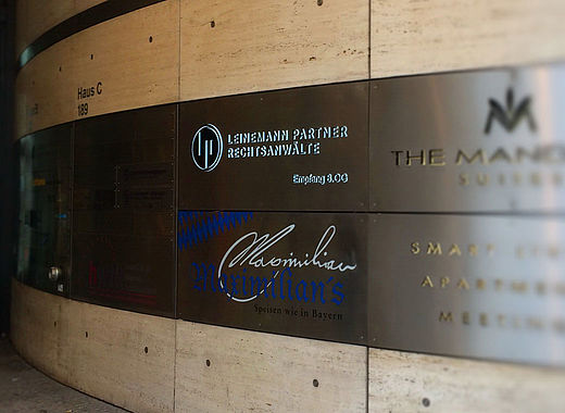 Leuchtkasten Leuchttransparent 3D-Text Edelstahl Leinemann Berlin